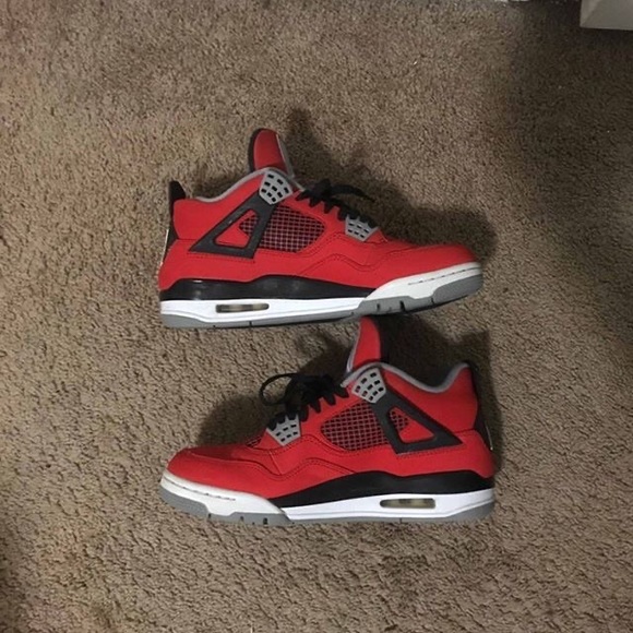 Air Jordan 4 toro bravo main image 4
